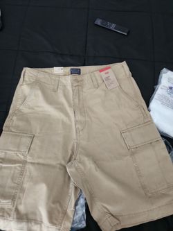 Mens Levi Cargo Shorts,  NWT