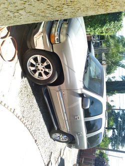 2001 Chevy Tahoe Runs Good No Oil Leaks Check Engine Light On Cadillac Converter Left Side Broken Runs And Ships Real Smooth
