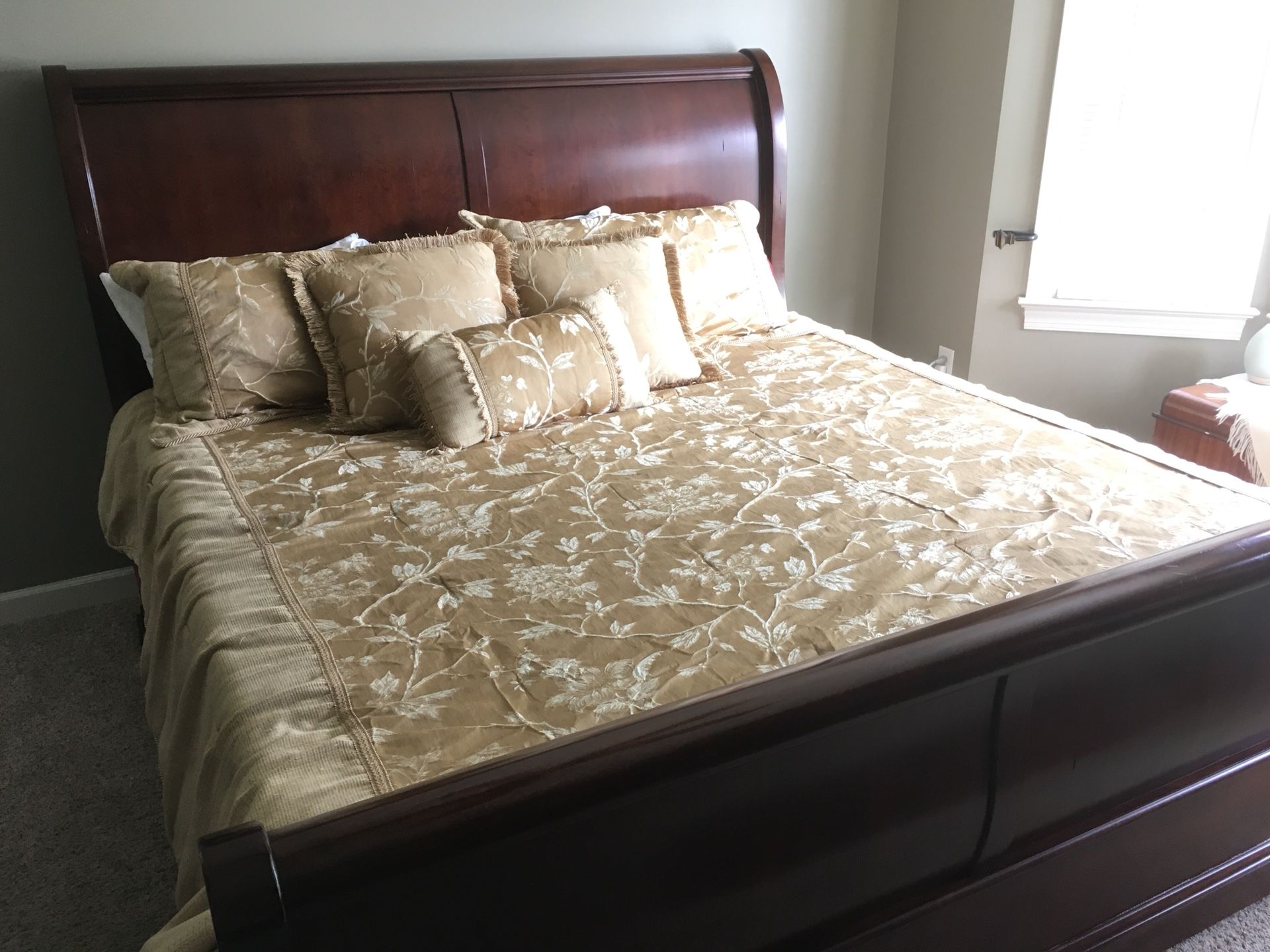 Thomasville King Street Collection Sleigh Bed Frame (King)