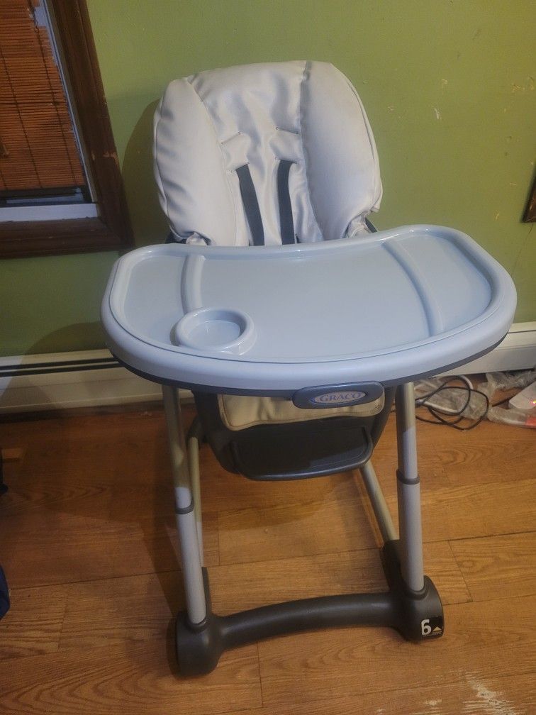 Graco convertible highchair and booster seat