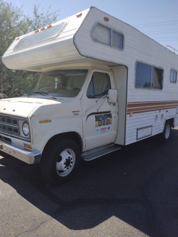 RV - FREE - 78 Ford Roadrunner