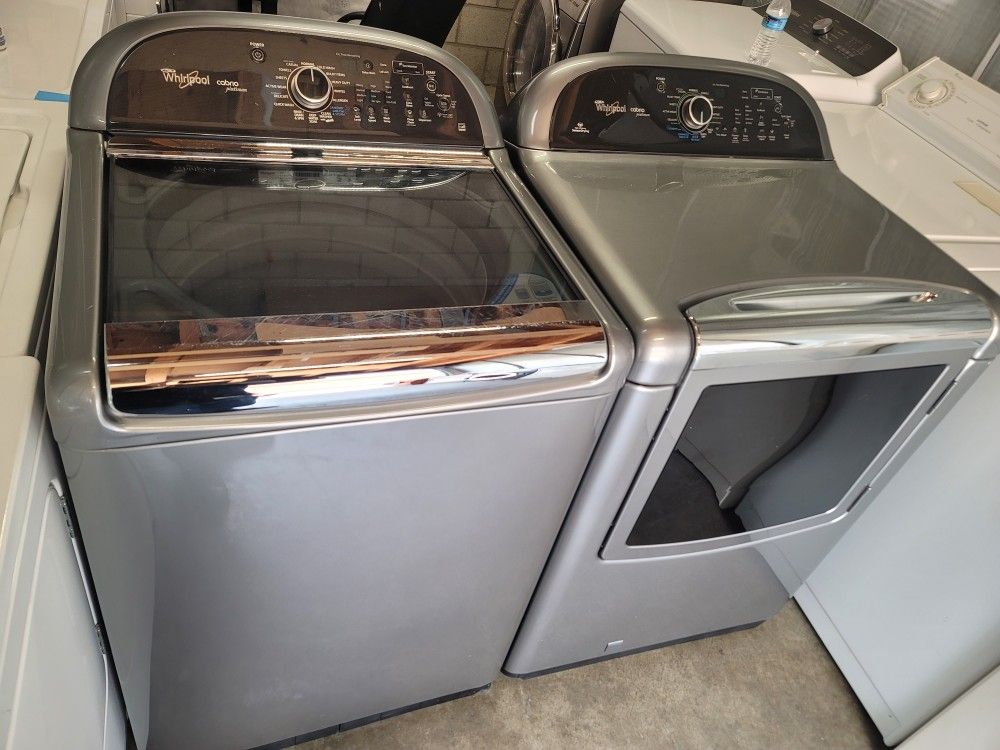 Whirlpool Large Capacity Top Load Washer And Gas Dryer Set