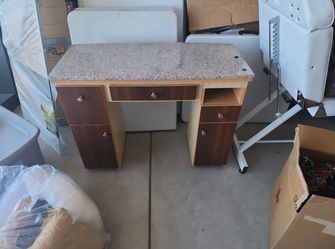 Nail Table
