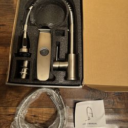 Premium Commercial-Style Spring Pull-Down Kitchen Faucet – Brushed Nickel/Stainless Steel, Brand New in Box! For sale is a top-tier commercial-style p