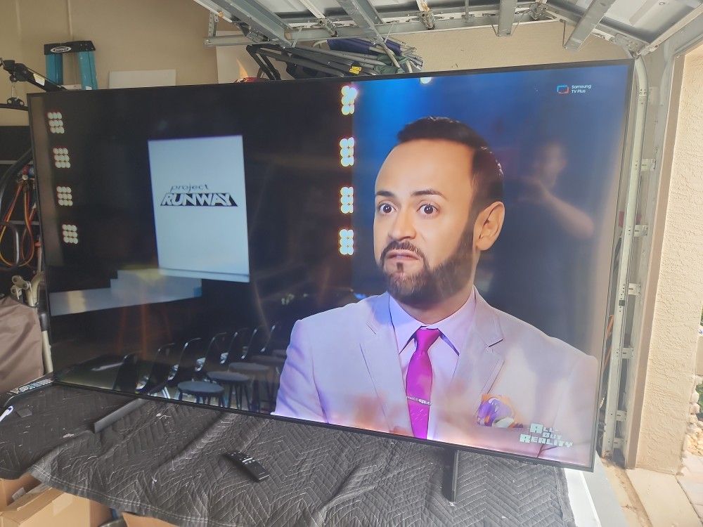 75" Samsung smart TV