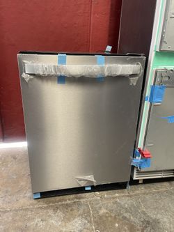 New Whirlpool 24” Undercounter Fridge Stainless Steel 