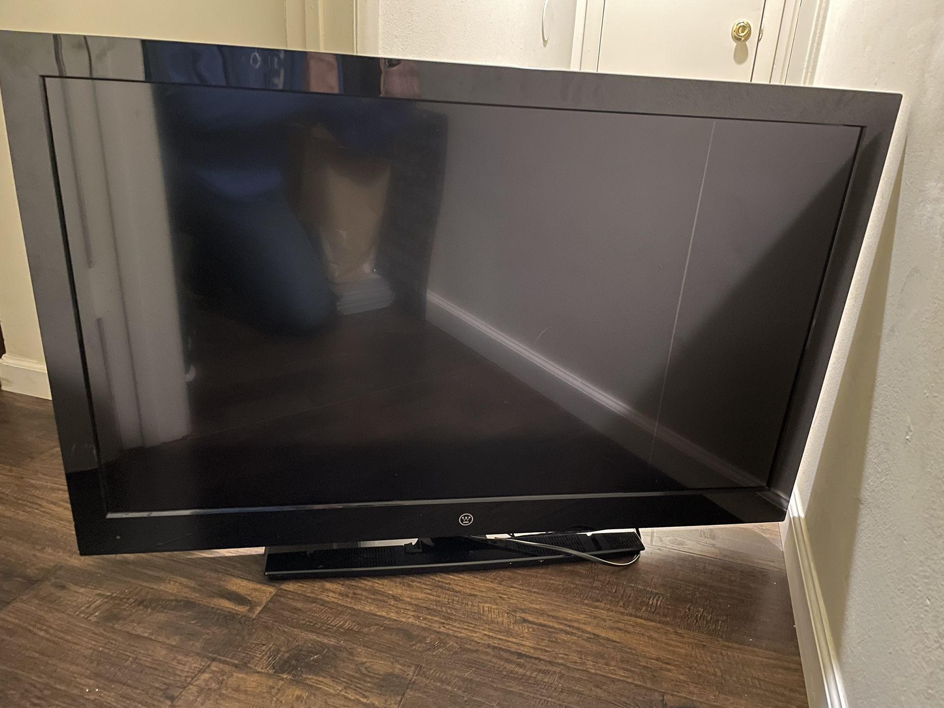 *PICKUP ONLY* Westinghouse 46 Inch HDTV