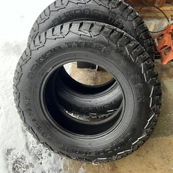 LT245/75R17 tires (2)
