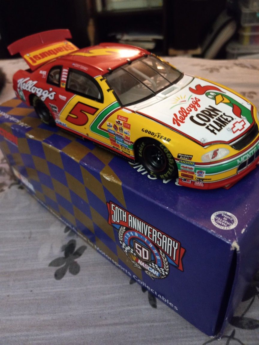 Nascar Action Platinum Series Terry Labonte Kelloggs #5 1:24 1/6000 Boxed, Box Shows Shelfware.