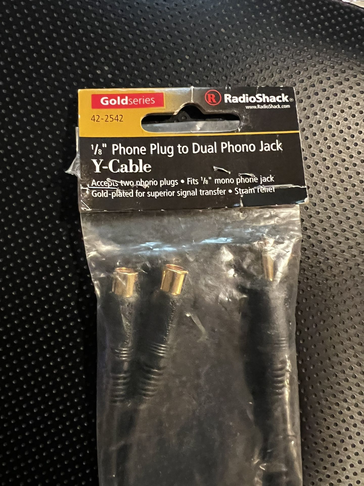 1/ 8 “ Phone Plug To Dual Phono Jack - Y-Cable 