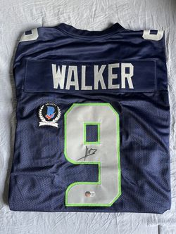 Kenneth Walker SIGNED JERSEY (Becket Authenticated)