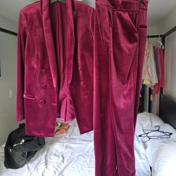 Womans Express Suit