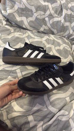 Black samba’s size 8.5