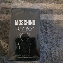 Moschino toy boy