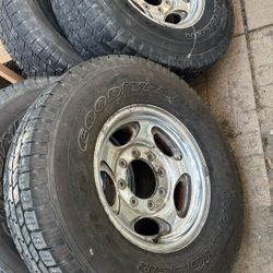 LT265/75R16 Goodyear wrangler 