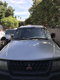 2000 Mitsubishi Montero