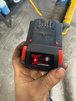 Milwaukee M18 red lithium 5.0 batter