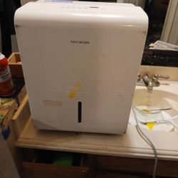 Homelabs DEHUMIDIFIER 