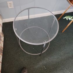 Small Circle Glass Table 