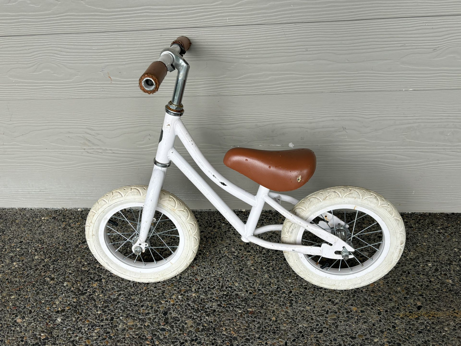 Banwood 12” strider kid bike