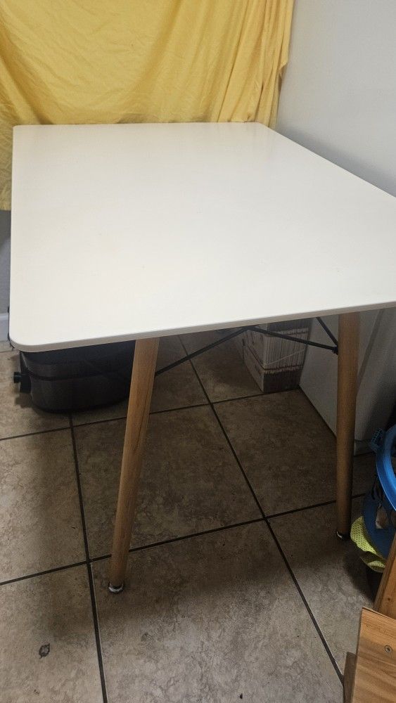 Small Dining/Card table