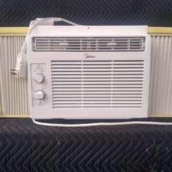 Air Conditioner Midea 5000 BTU Window Unit AC