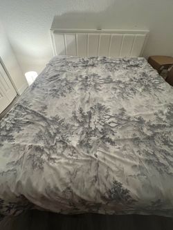 Queen size bed