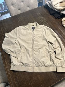 H&M BOMBER JACKET COLOR CREAM SIZE XL