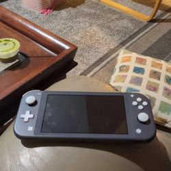 Nintendo Switch Lite - Gray - COMES WITH CASE AND A FEW GAMES