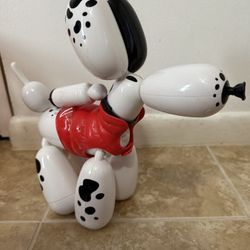 Squeakee the Balloon Dog