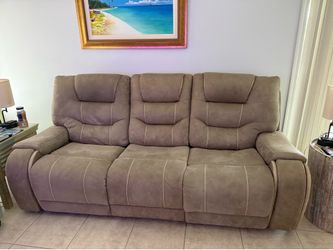 Couch with 2 power recliners, usb ports $100 off if picked up by 5/23