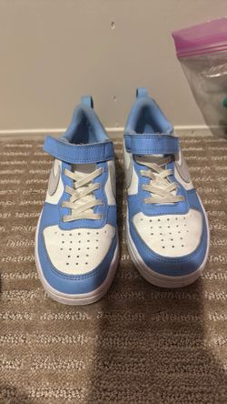 Kids a sneakers
