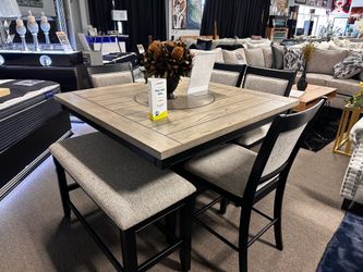 Gorgeous wood dining room set! 🚨🧡📦
