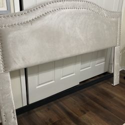 King Size Silver Velvet Headbord