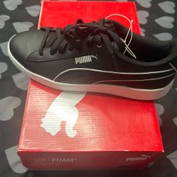 Brand New Women’s Soft Foam Pumas 8 1/2