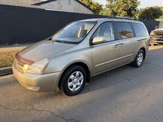2009 Kia Sedona LX