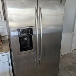 GE stainless refrigerator