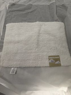 Tips & Toes Reversible Bath Rug, Brand New