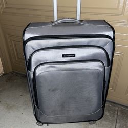 : Samsonite Spinner Suitcase – Silver, Lightweight & Durable
