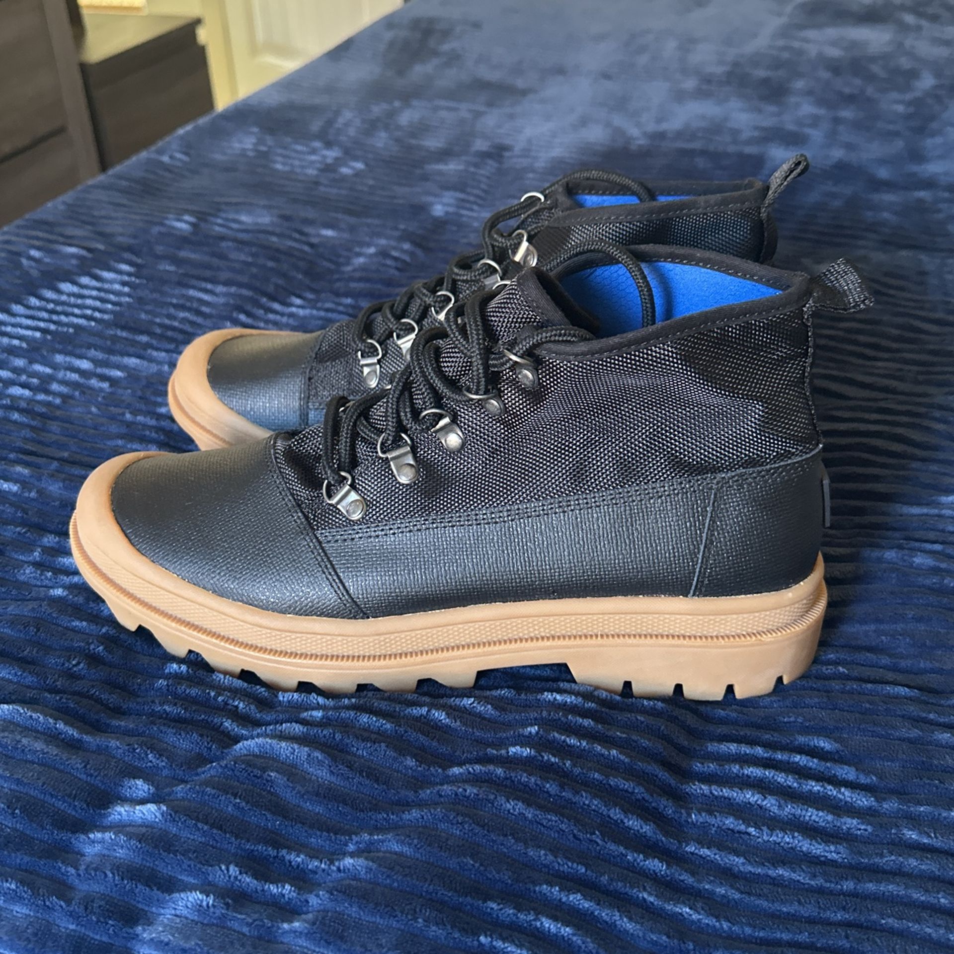 TOMS Boots
