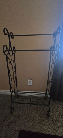 Towel holder