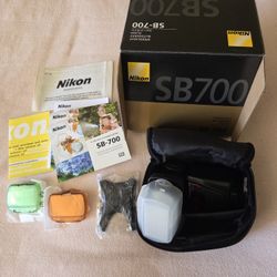 Nikon SB-700 Speedlight (Flash)
