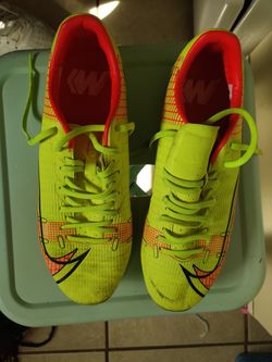 Nike Mercurial Vapor 14 Academy FG Soccer Cleats

