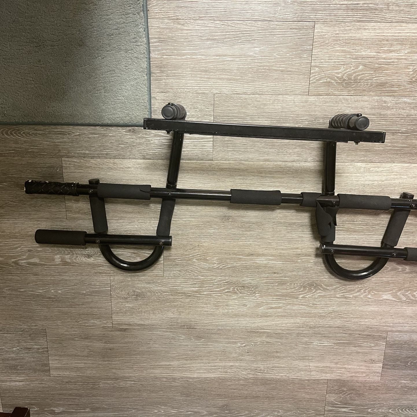 Door Pull-up Bar