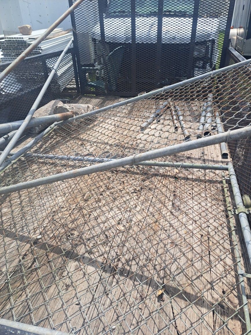 2 Gates With Poles