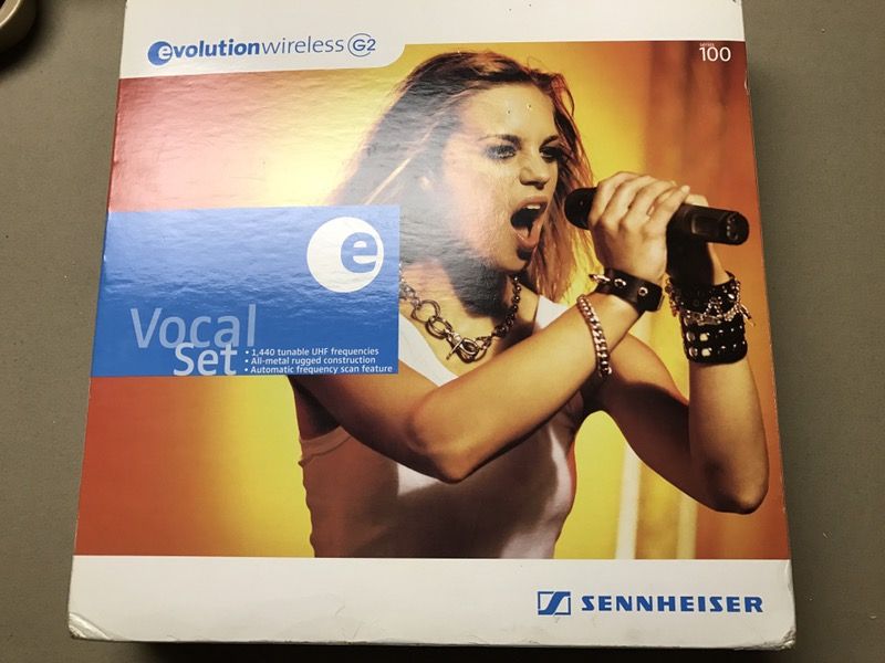 Sennheiser ew 135 g2 wireless microphone new