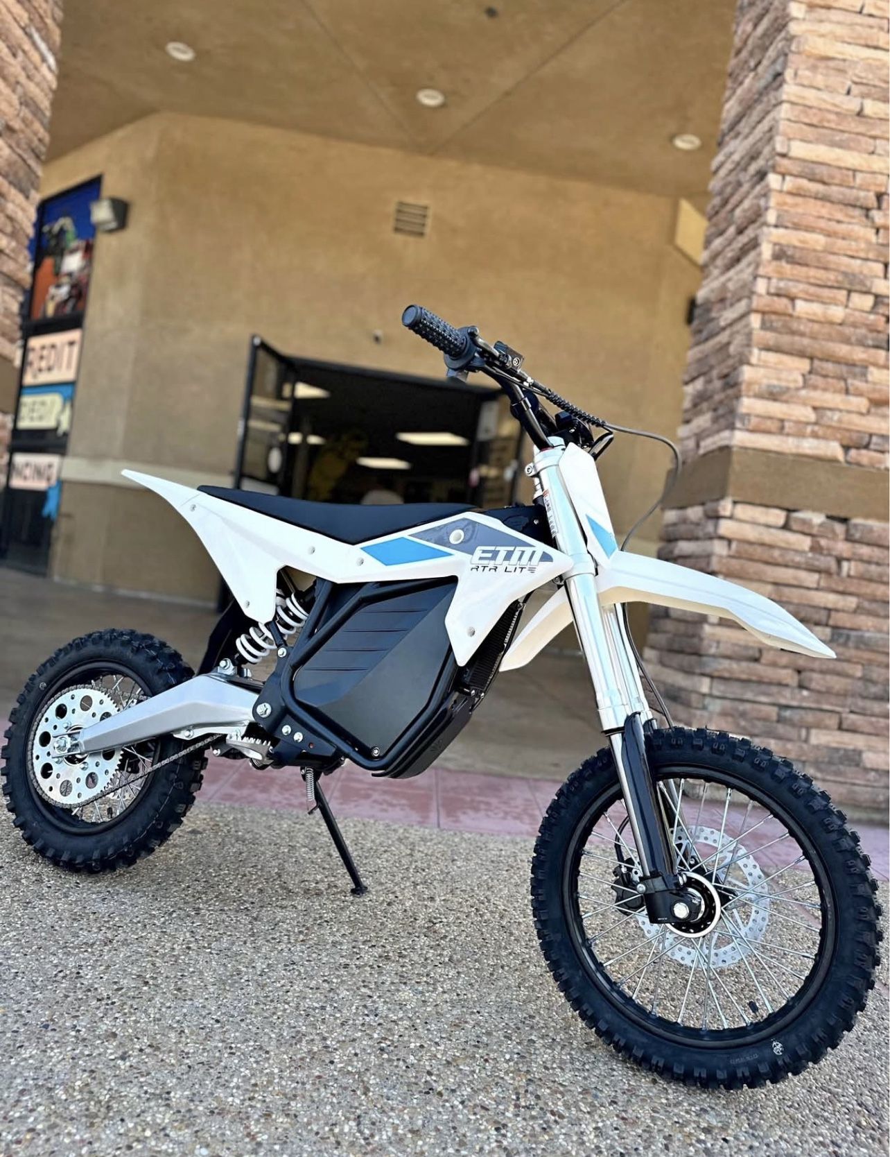 Yellow Rtr Lite RTR LITE for Sale in San Bernardino, CA - OfferUp