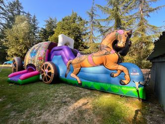 Princess carriage inflatable bouncy house and slide