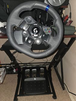 Logitech G923 racing wheel w/pedals