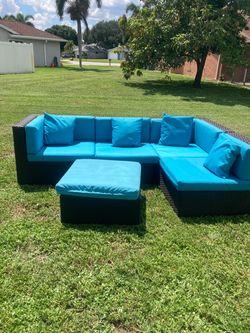 Patio couch / chair  wicker “like”